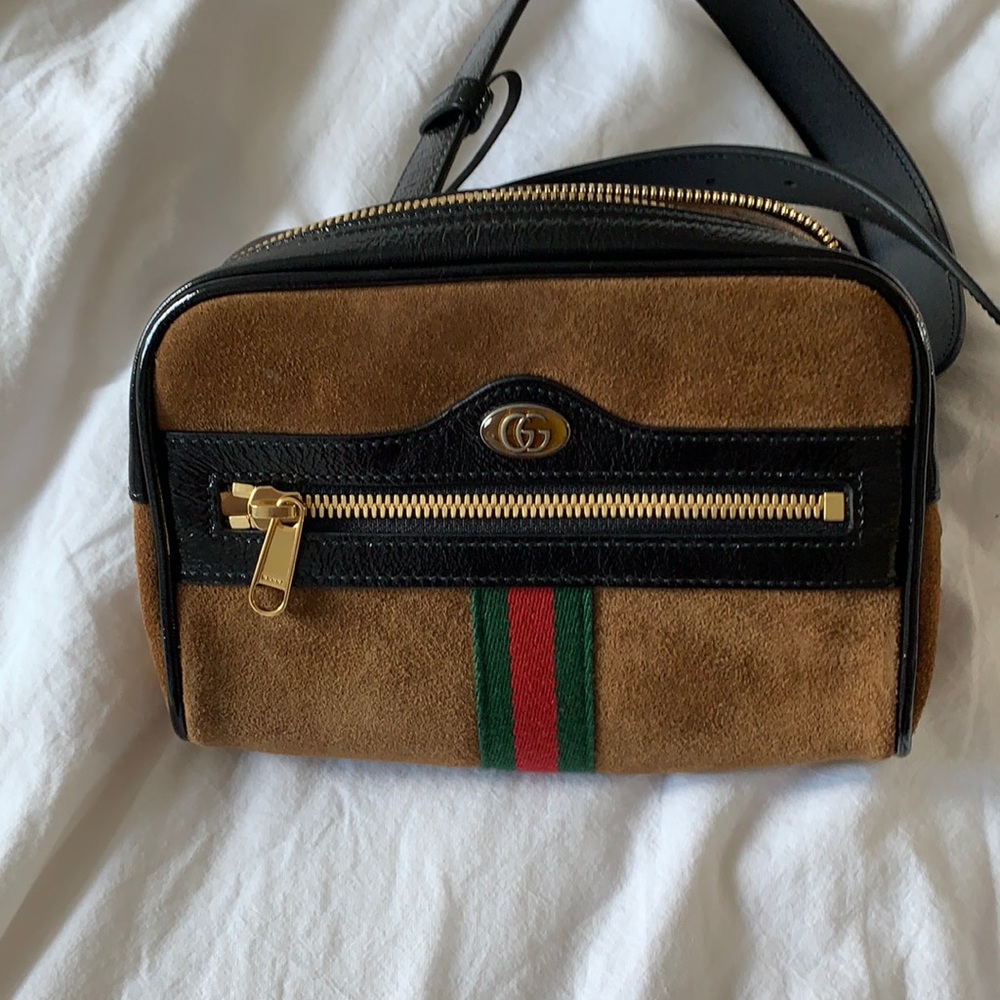 Gucci belt bag like new!